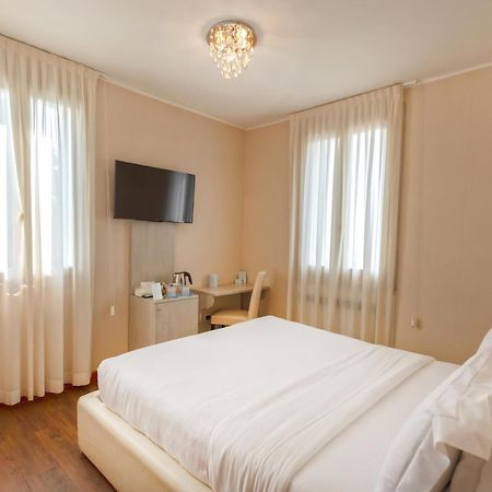 גרדונה ריביירה Gardone Palace Hotel מראה חיצוני תמונה