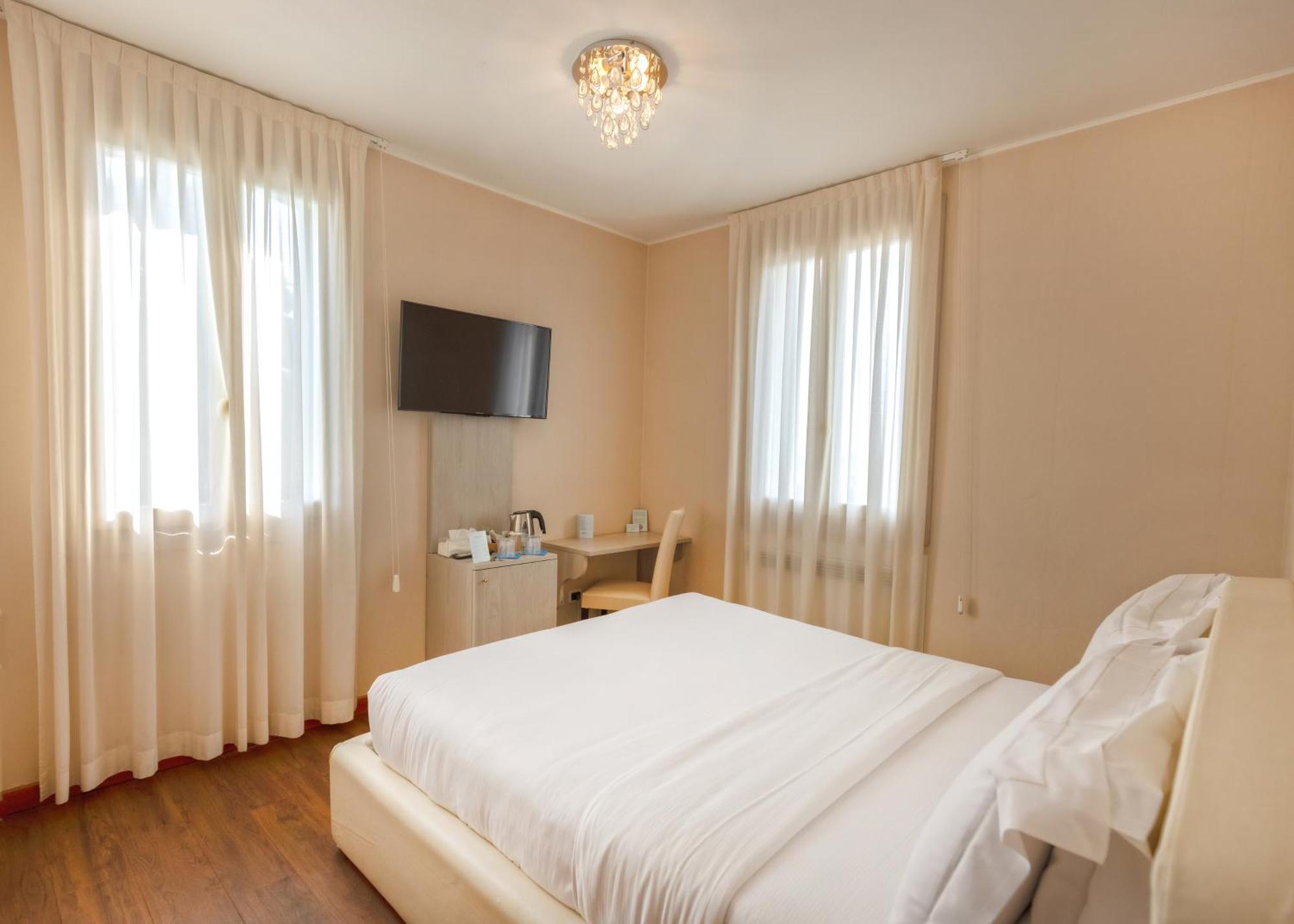 גרדונה ריביירה Gardone Palace Hotel מראה חיצוני תמונה